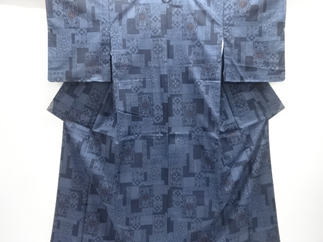 華紋に古典柄織り出し西陣伝承紬着物